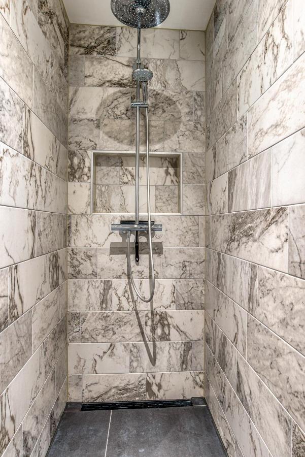 Hosted By Wendy Willem 1