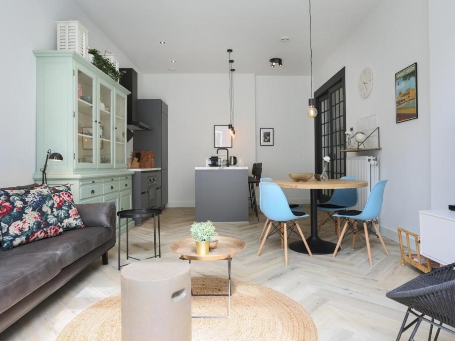 Hosted By Wendy Willem 1