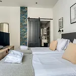 Hosted By Wendy Prins Willem 1