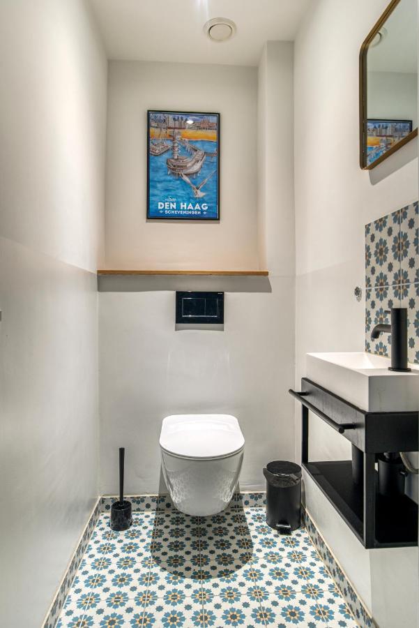 Hosted By Wendy Willem 1 * Den Haag