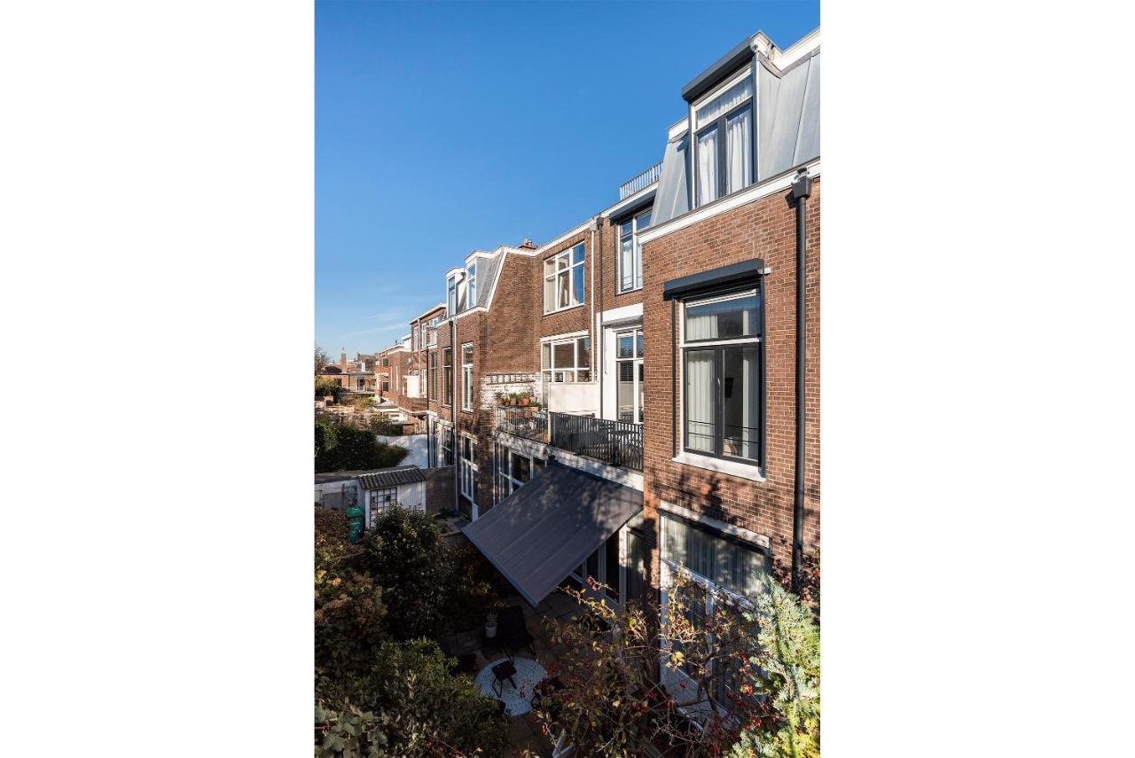 Hosted By Wendy Willem 1 * Den Haag